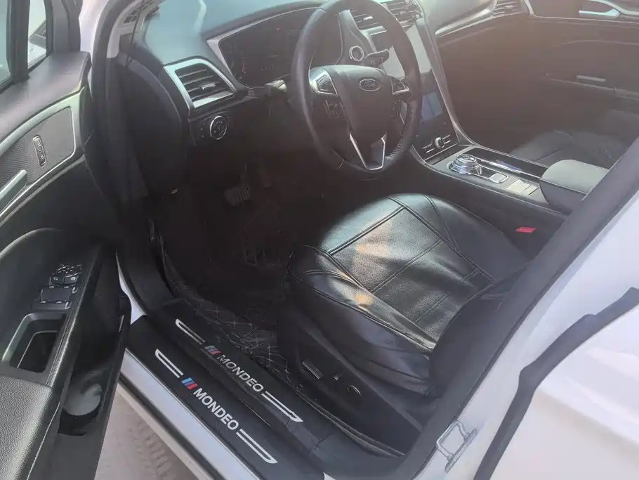 Ford Mondeo — миниатюра 9