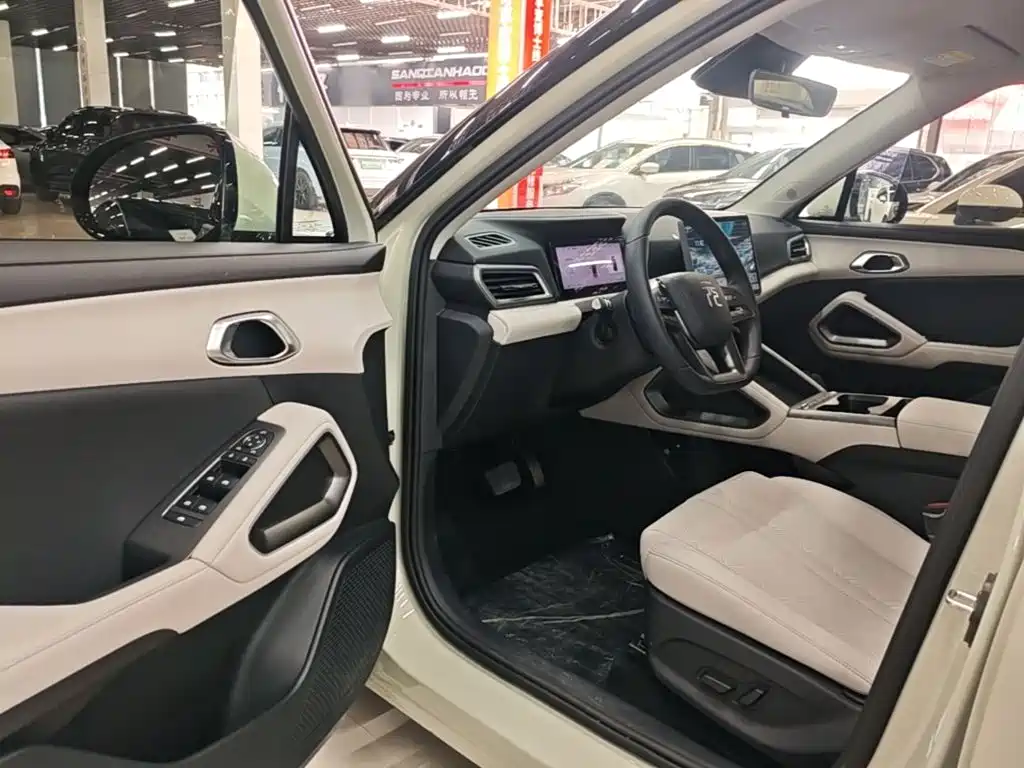 BYD Yuan UP — миниатюра 16