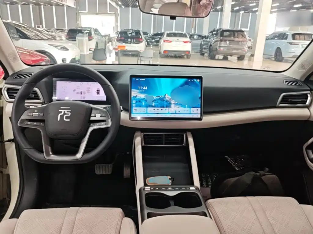 BYD Yuan UP — миниатюра 10