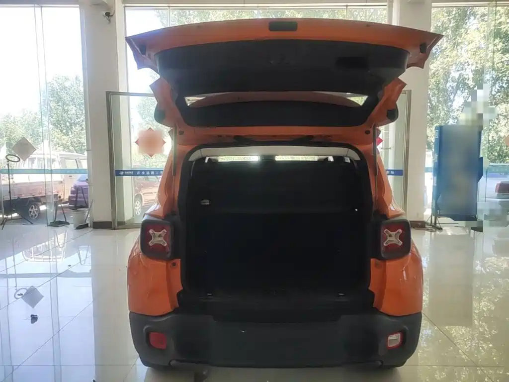 Jeep Renegade — миниатюра 19