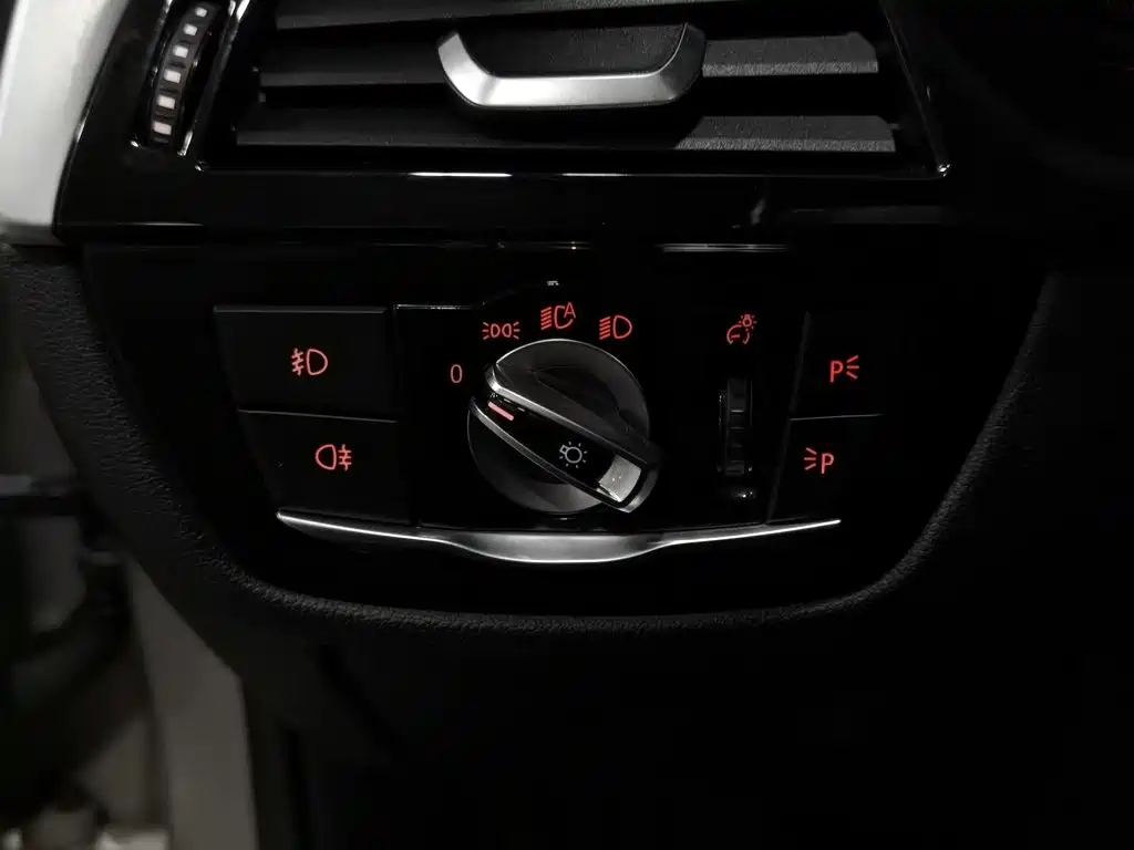 BMW 5 Series — миниатюра 21
