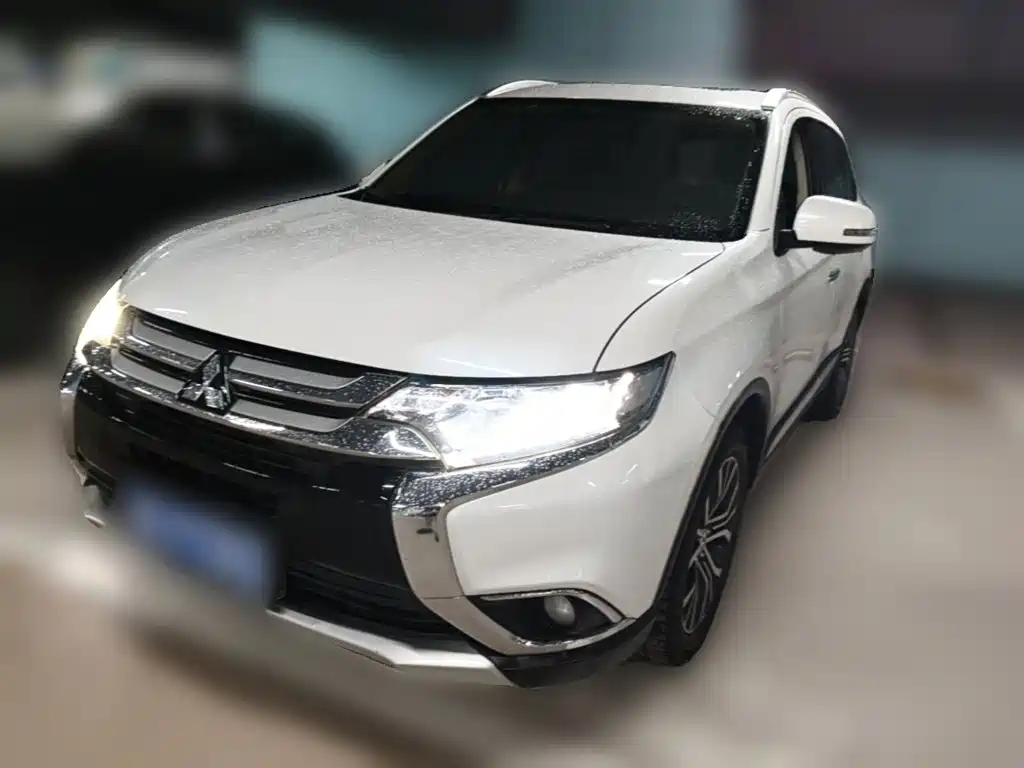 Mitsubishi Outlander — миниатюра 3