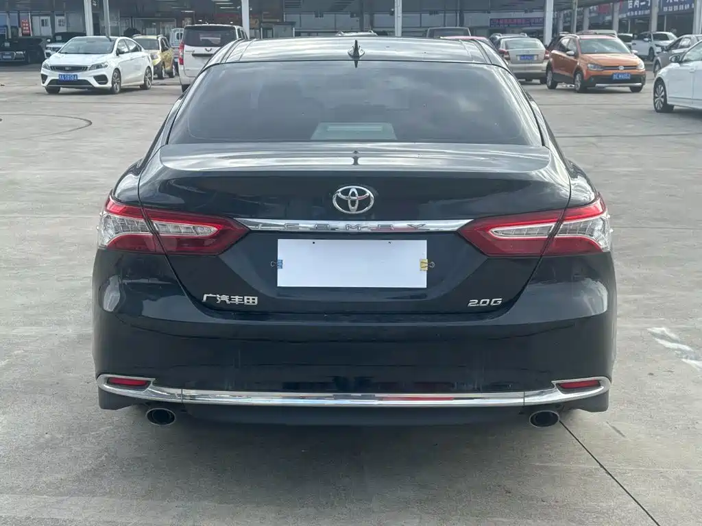Toyota Camry — миниатюра 6