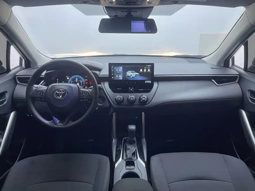 Toyota Corolla Cross — миниатюра 15