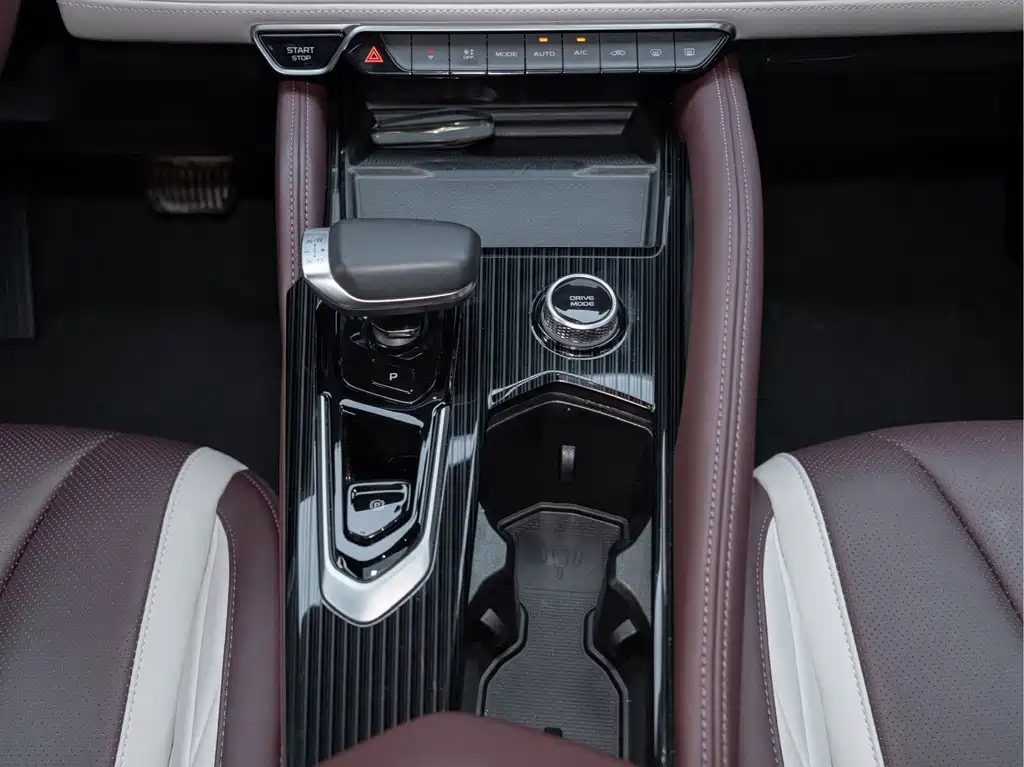 Geely Xingyue L — миниатюра 24
