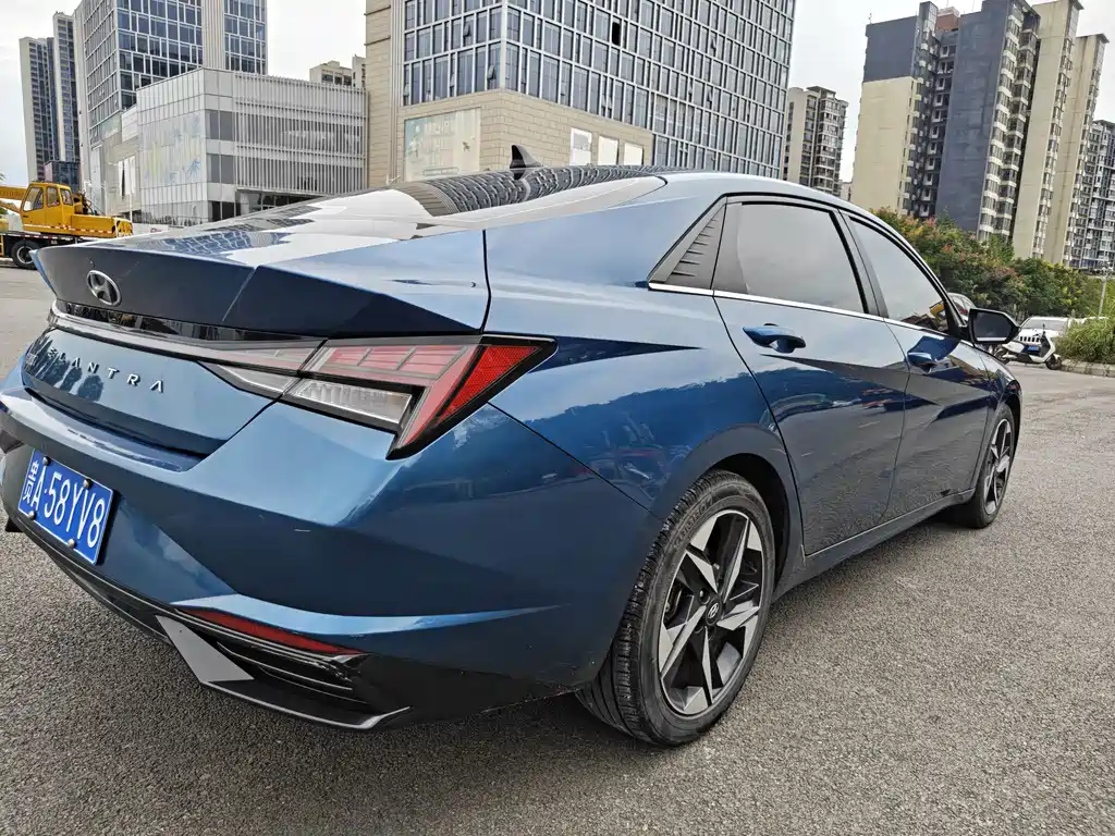 Hyundai Elantra — миниатюра 7