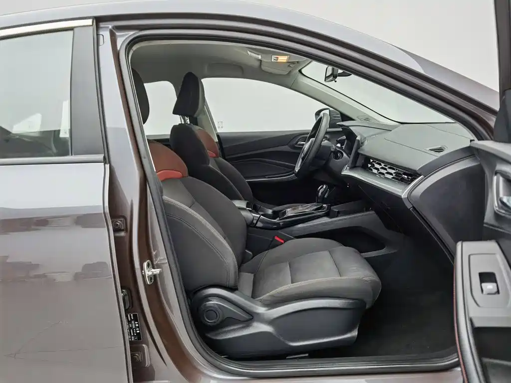 MG MG5 — миниатюра 23