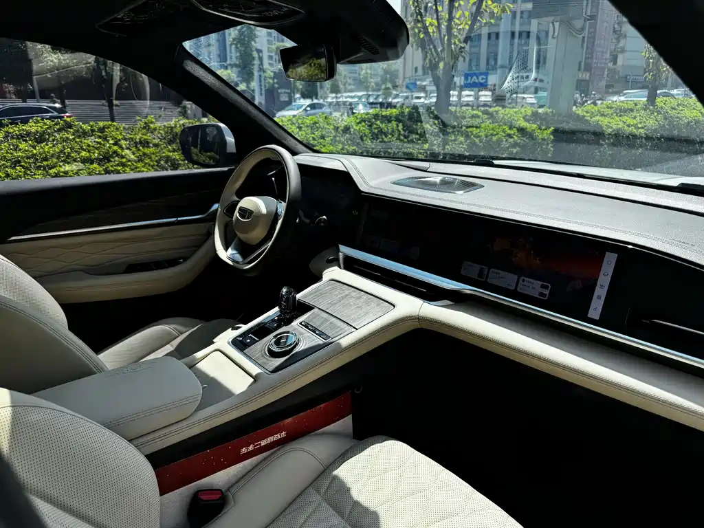 Geely Xingyue L — миниатюра 17