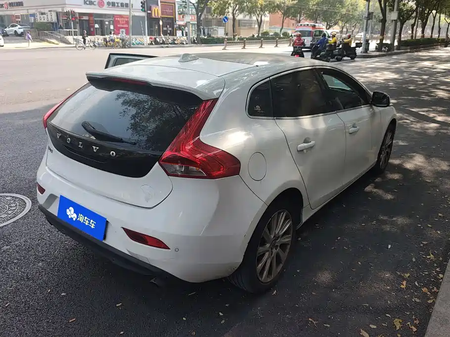 Volvo V40 — миниатюра 3