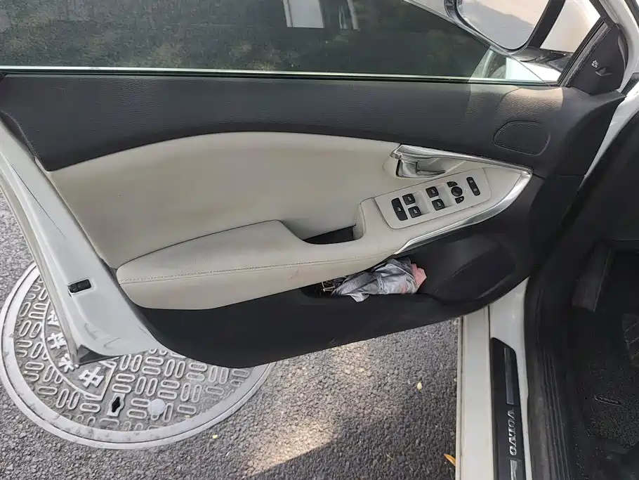 Volvo V40 — миниатюра 7