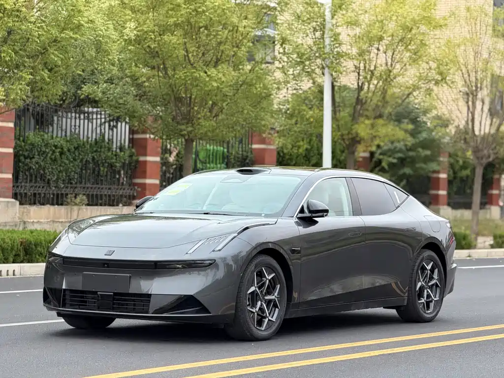 Lynk & Co 10