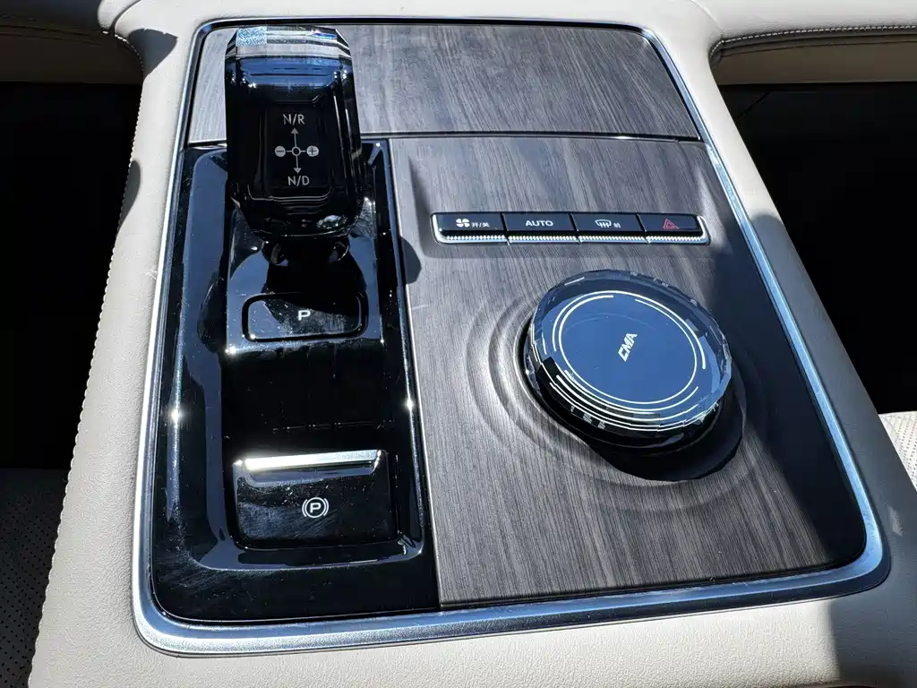 Geely Xingyue L — миниатюра 16