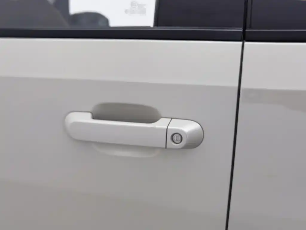 Wuling MINIEV — миниатюра 18