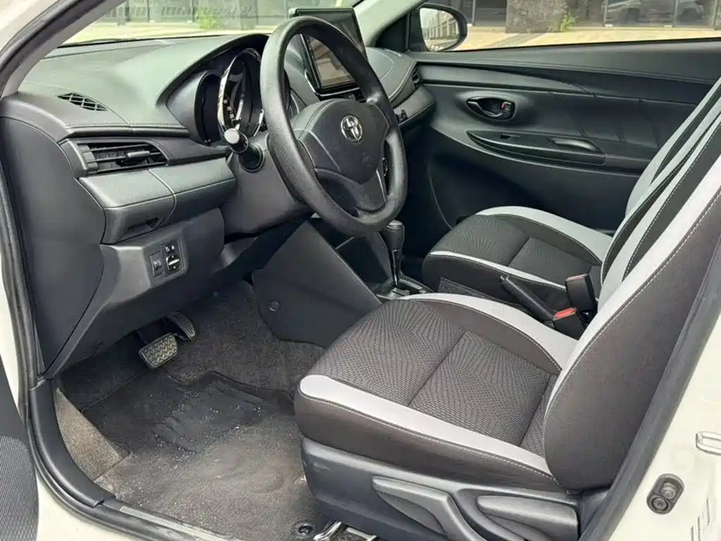 Toyota Yaris L — миниатюра 7