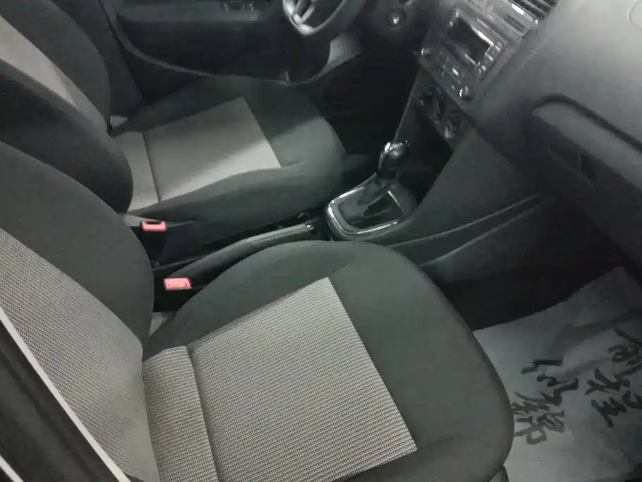 Volkswagen Polo — миниатюра 8