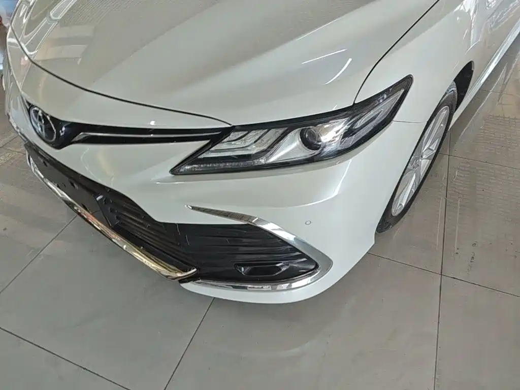 Toyota Camry — миниатюра 24