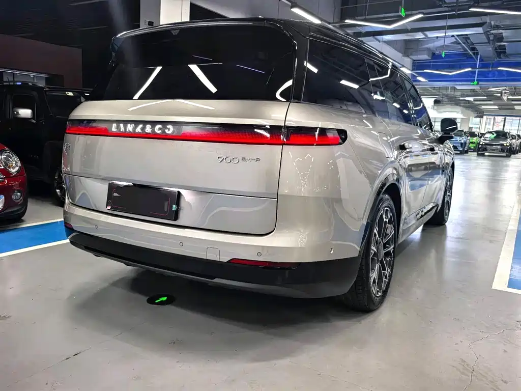 Lynk & Co 900 2025 2.0T Ultra 6 мест