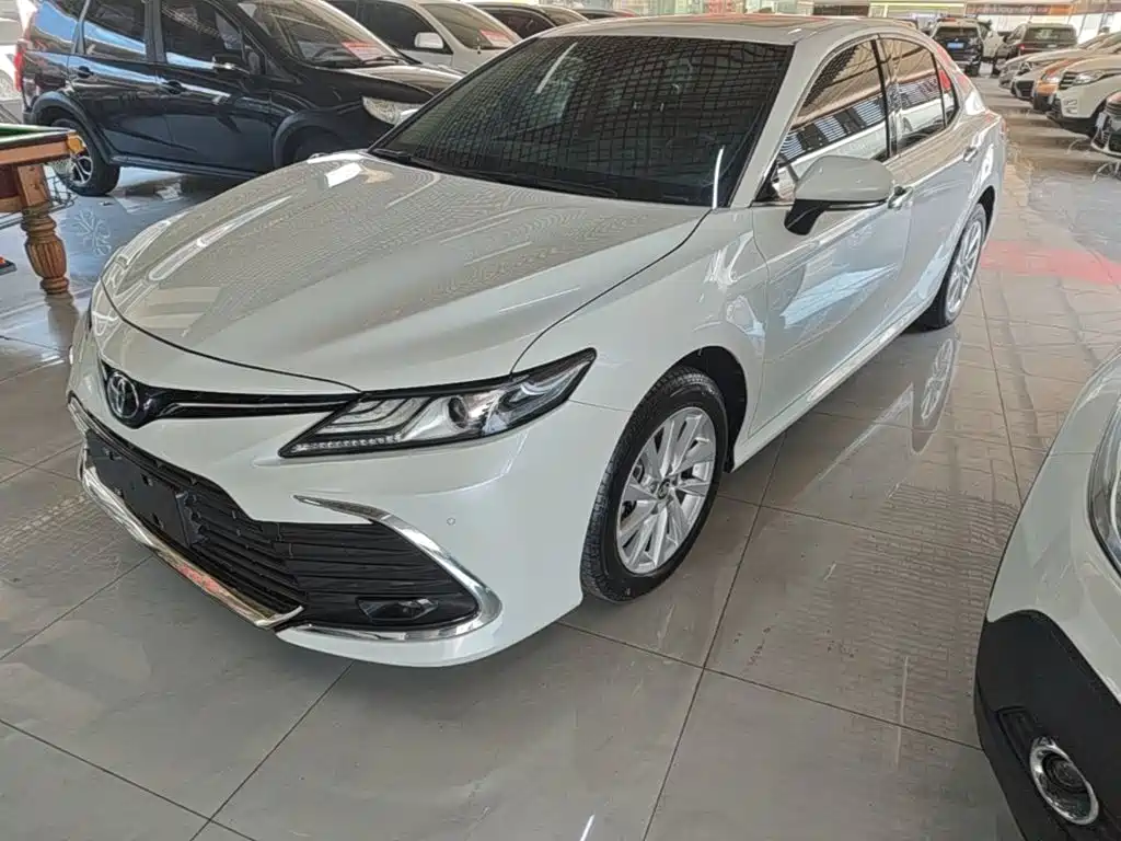 Toyota Camry — миниатюра 2