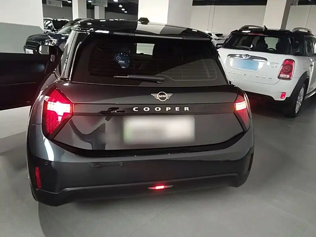 MINI MINI COOPER EV — миниатюра 6