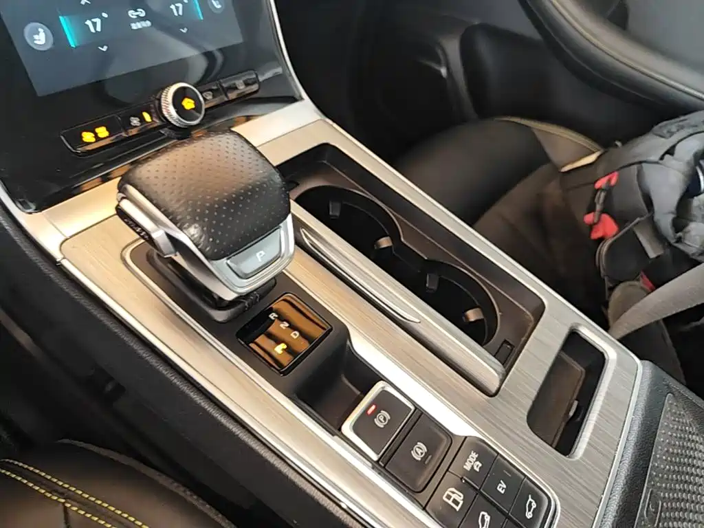 Roewe RX5 New Energy — миниатюра 14
