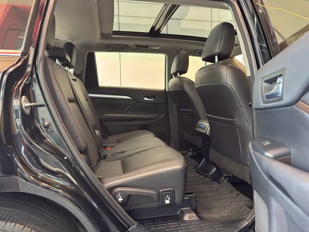 Toyota Highlander — миниатюра 12