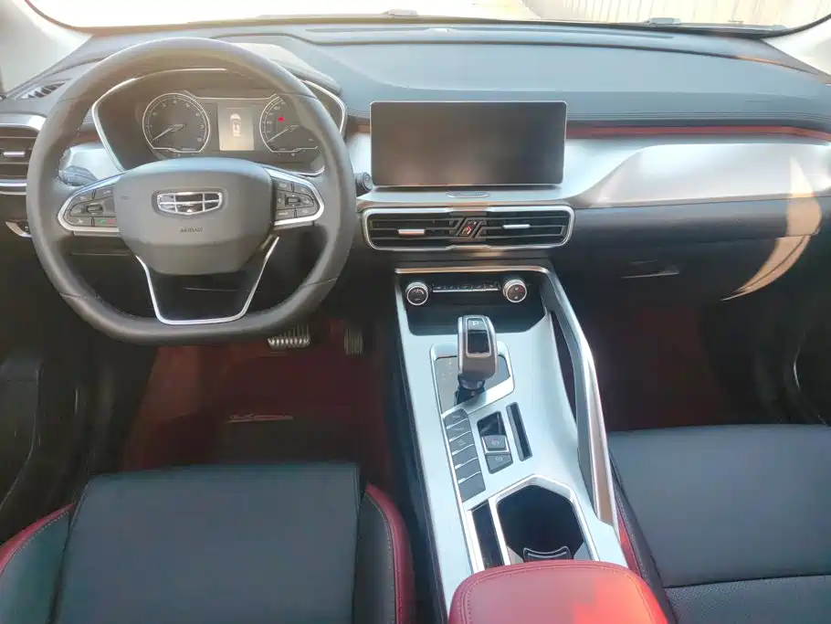 Geely Binyue — миниатюра 12