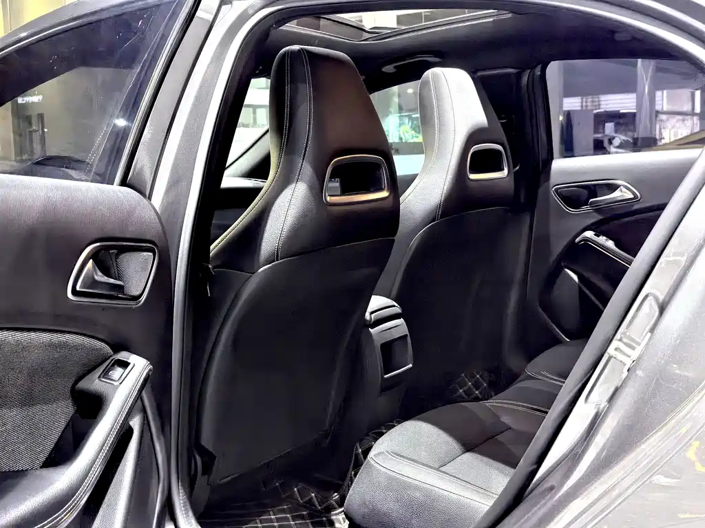 Mercedes-Benz A-Class (Import) — миниатюра 6