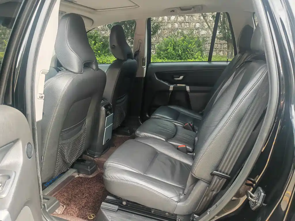 Volvo XC90 2.5T T5 Luxury Edition, фото 5