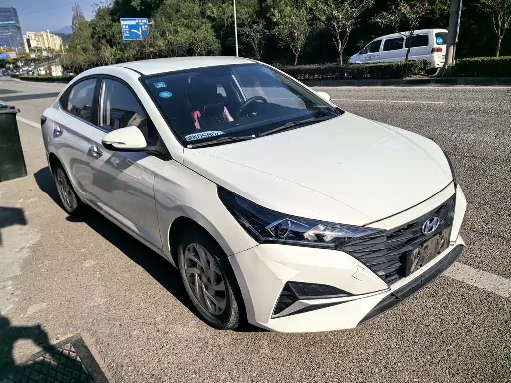 Hyundai Verna — миниатюра 3