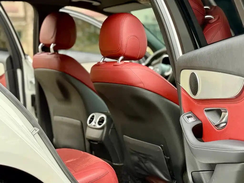 Mercedes-Benz C-Class — миниатюра 13