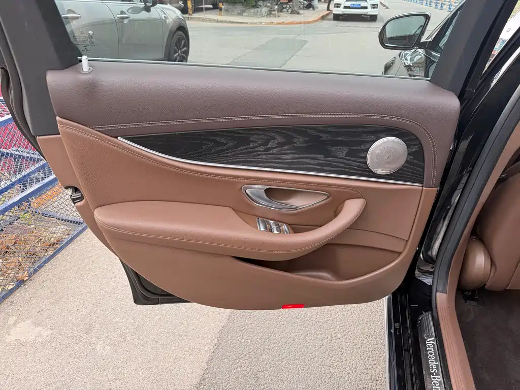 Mercedes-Benz E-Class E 2022 E 300 L Fashion