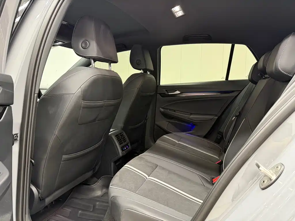 Volkswagen Golf — миниатюра 8