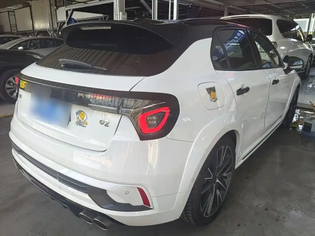 Lynk & Co 02 Hatchback — миниатюра 7
