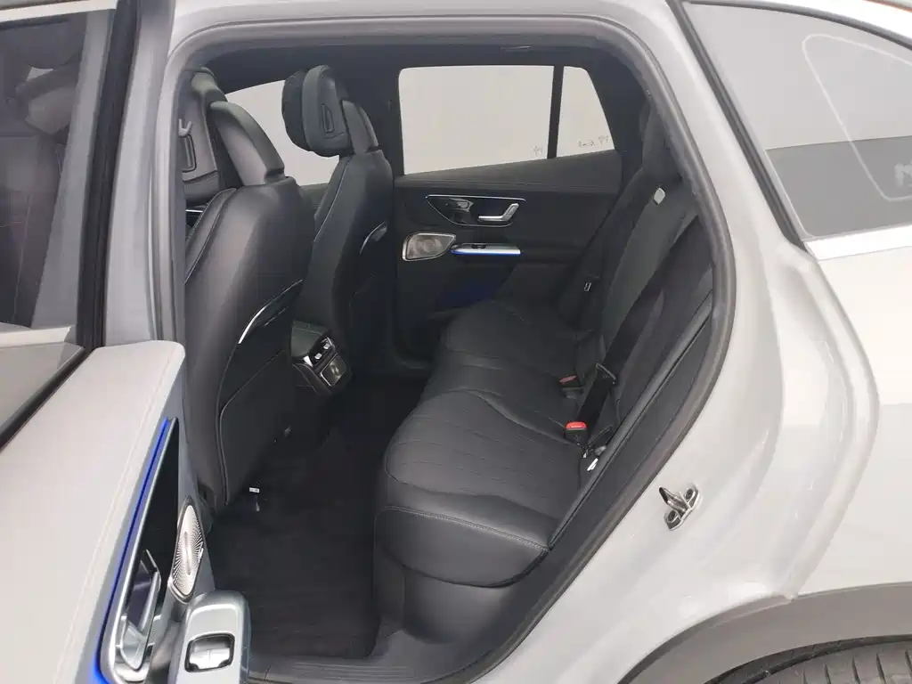 Mercedes-Benz EQE SUV — миниатюра 14