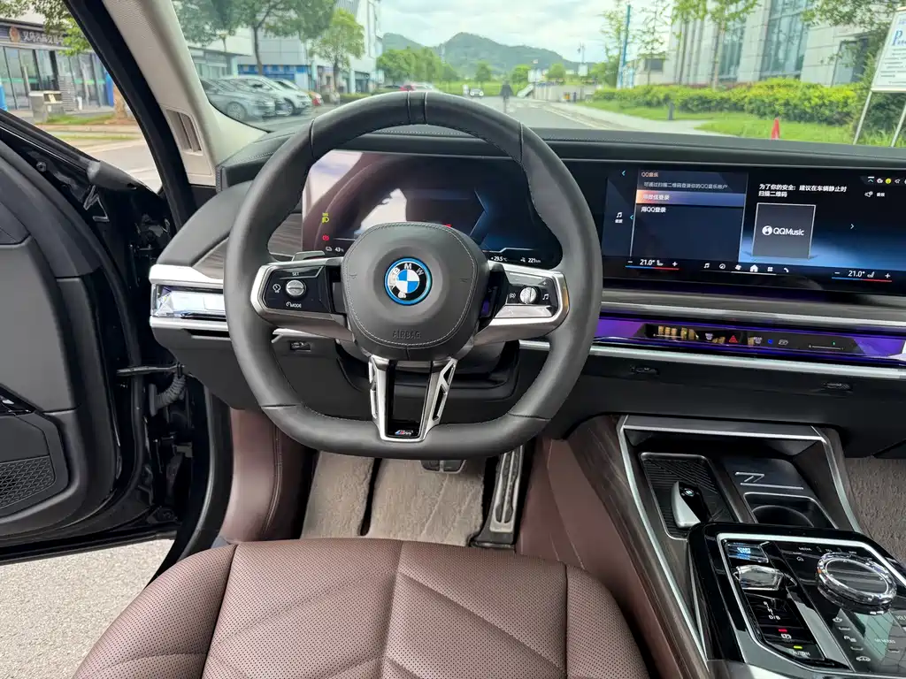 BMW i7 — миниатюра 19