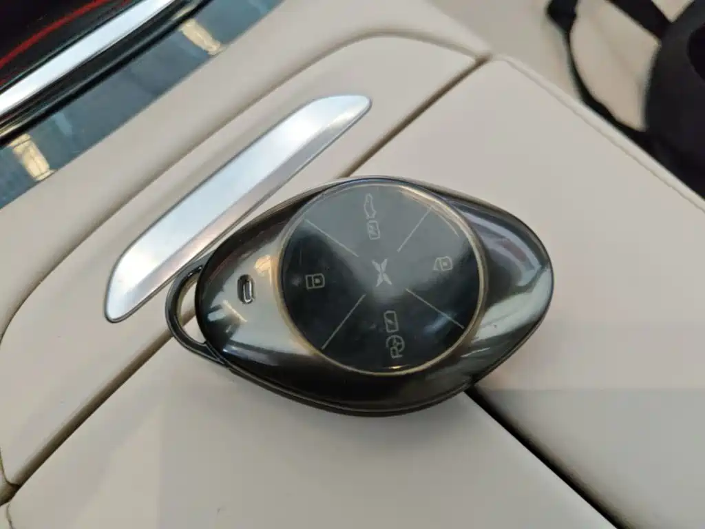 XPeng P7 — миниатюра 9