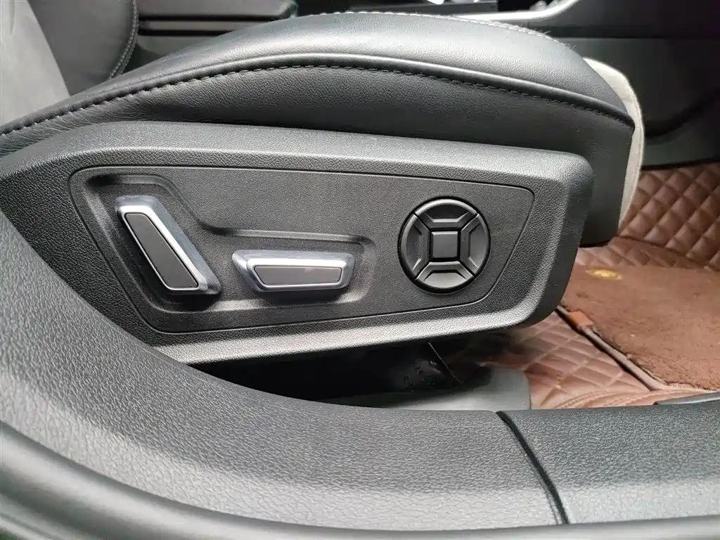 Audi A6L — миниатюра 23