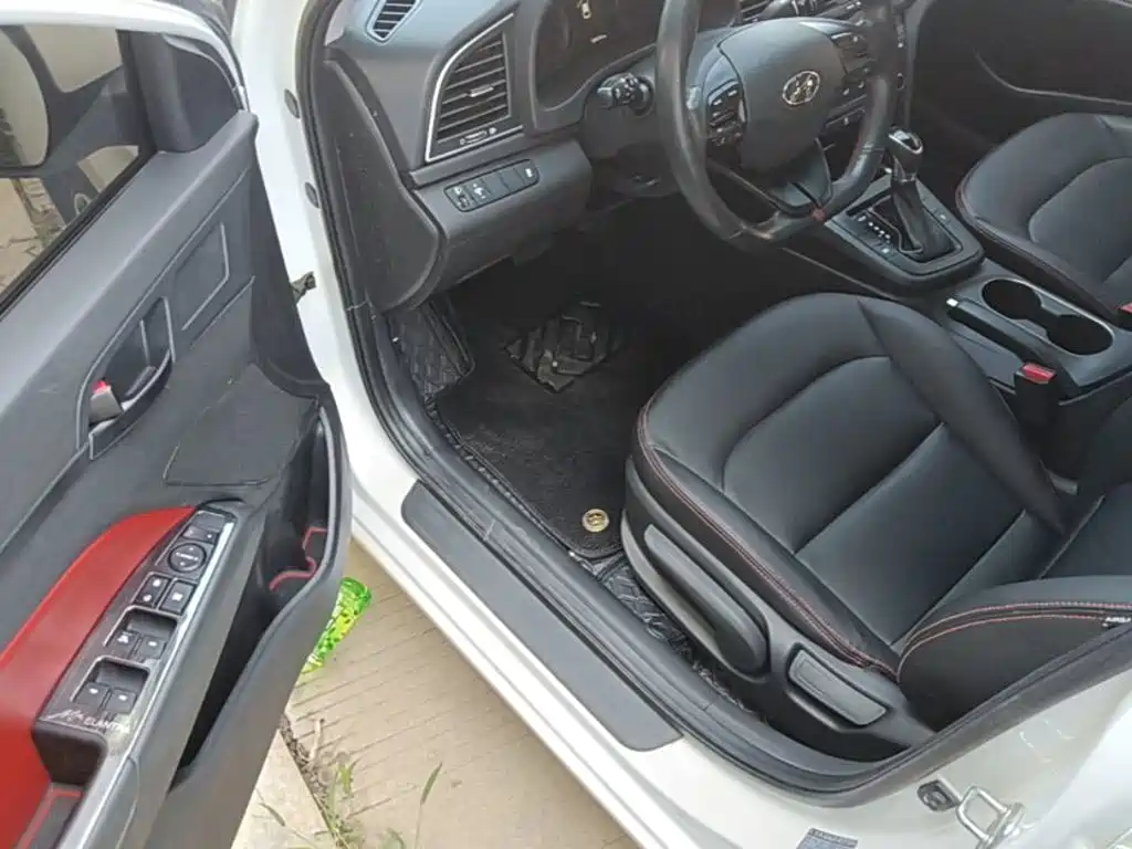 Hyundai Elantra — миниатюра 16