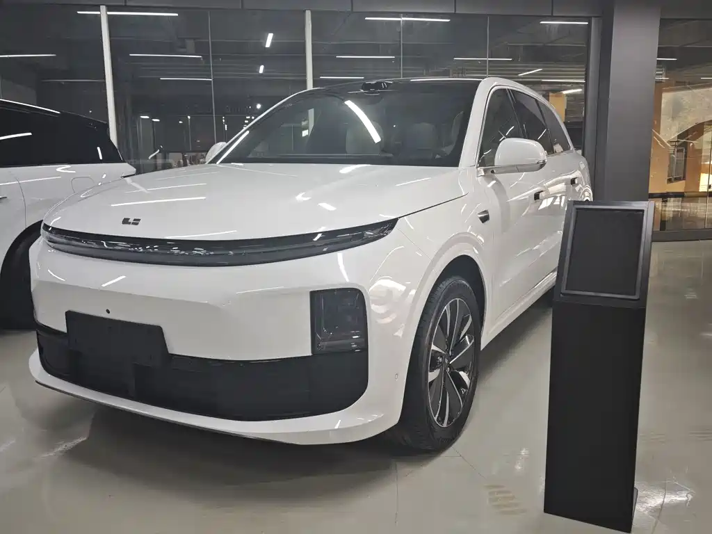 Li Auto Li L6 2025