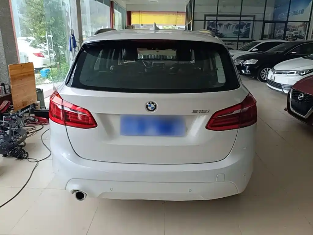 BMW 2 Series Active Tourer - фото 6