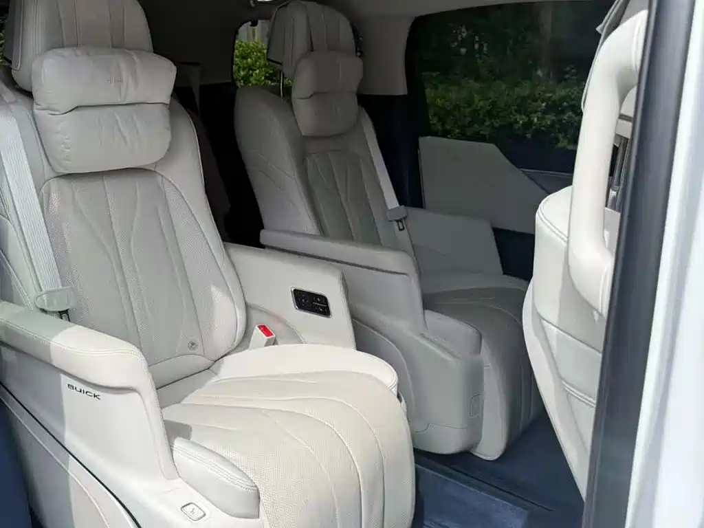 Buick GL8 Hybrid — миниатюра 5