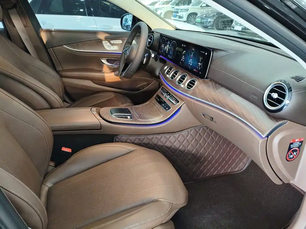Mercedes-Benz E-Class — миниатюра 12