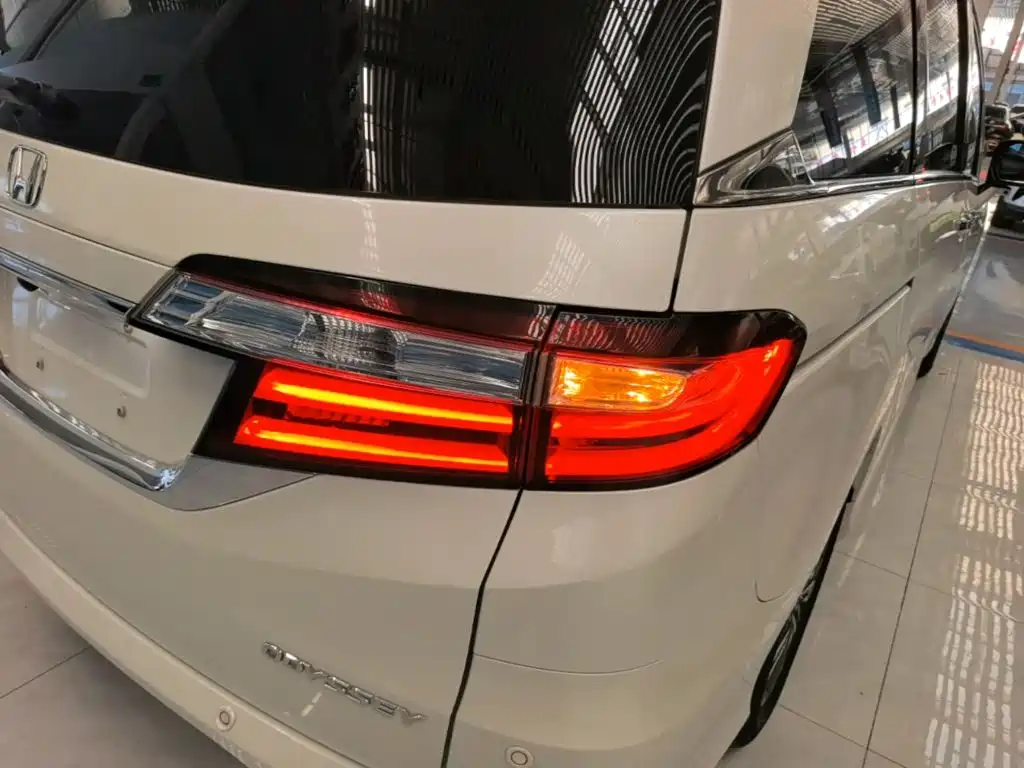Honda Odyssey — миниатюра 8