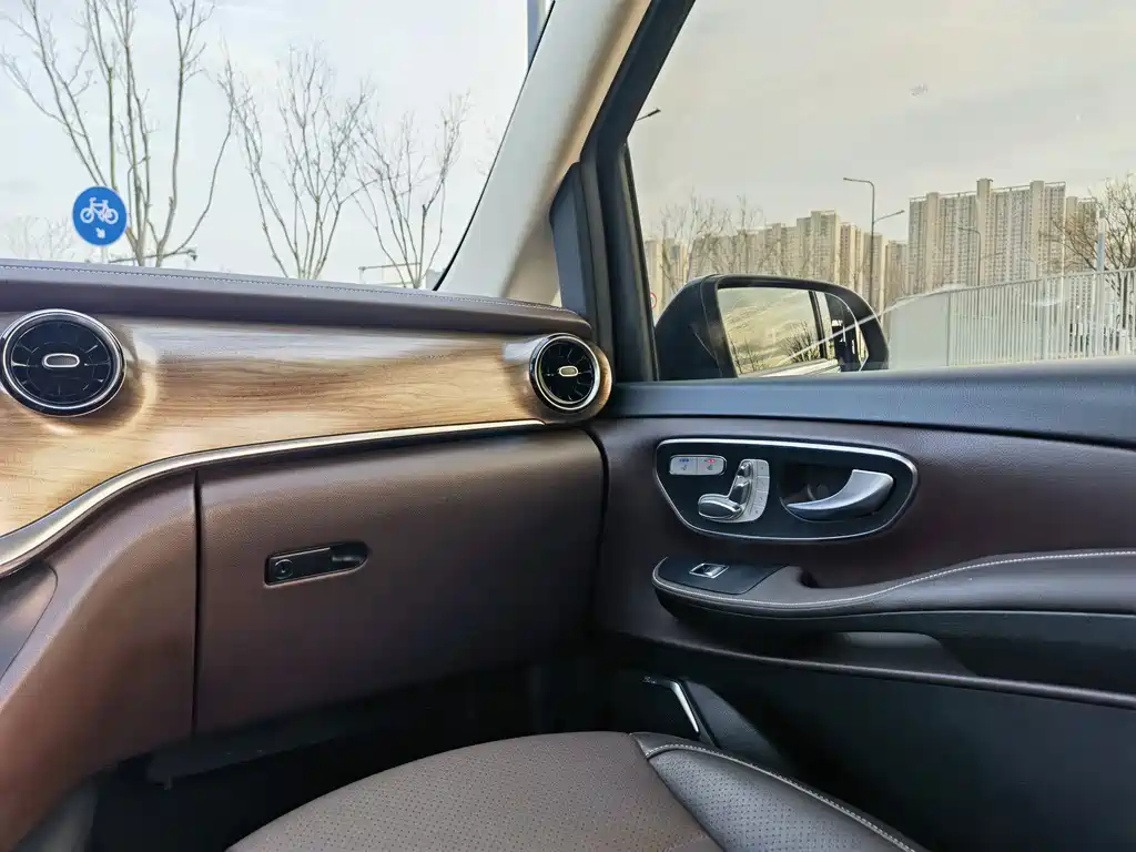 MERCEDES-BENZ V CLASS