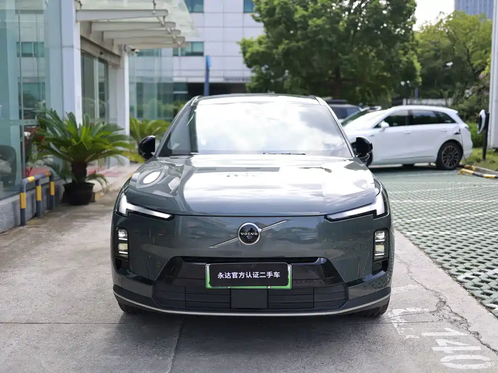 Заказать Volvo 沃尔沃XC70插电式混动 2026 года за 4 845 827 ₽  из Китая