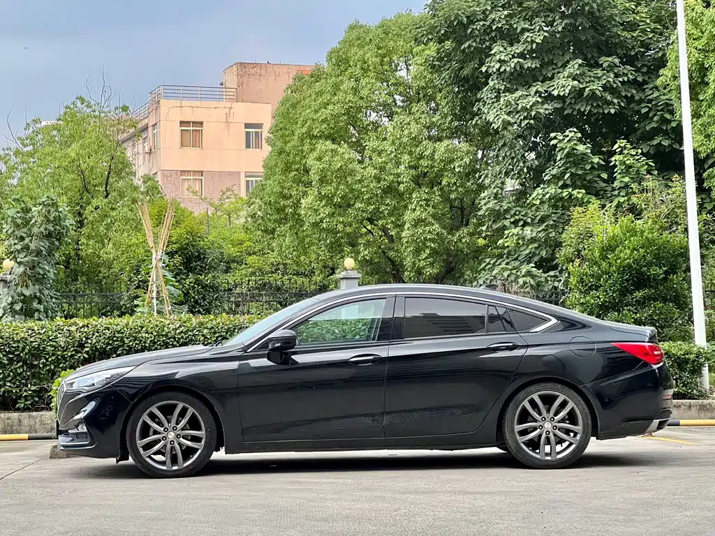 Hongqi H5 2018 30TD 60