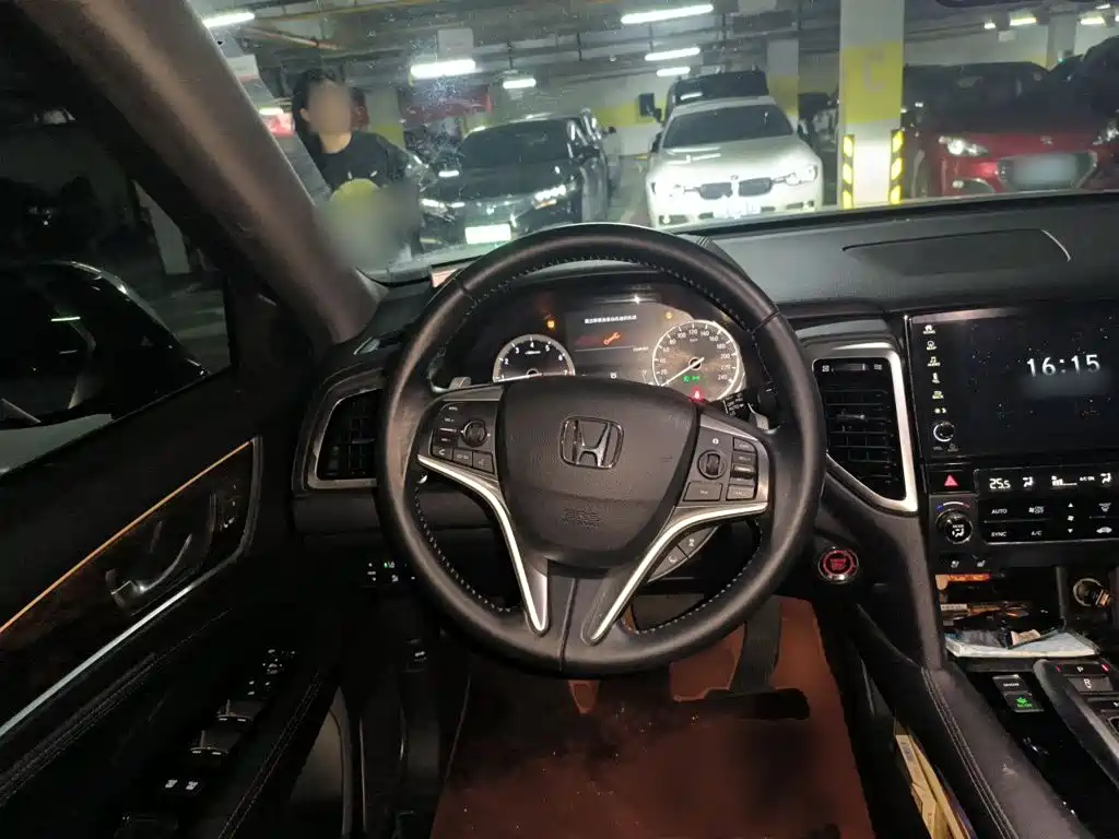 Honda UR-V — миниатюра 6