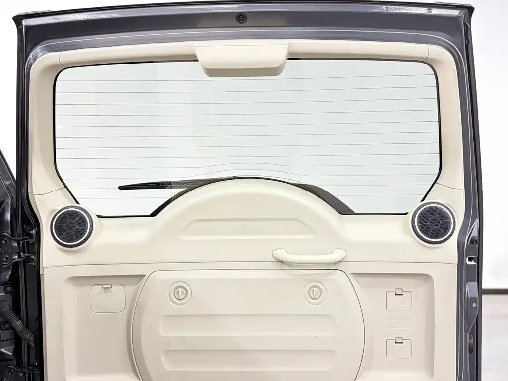 Mitsubishi Pajero (Import) — миниатюра 16