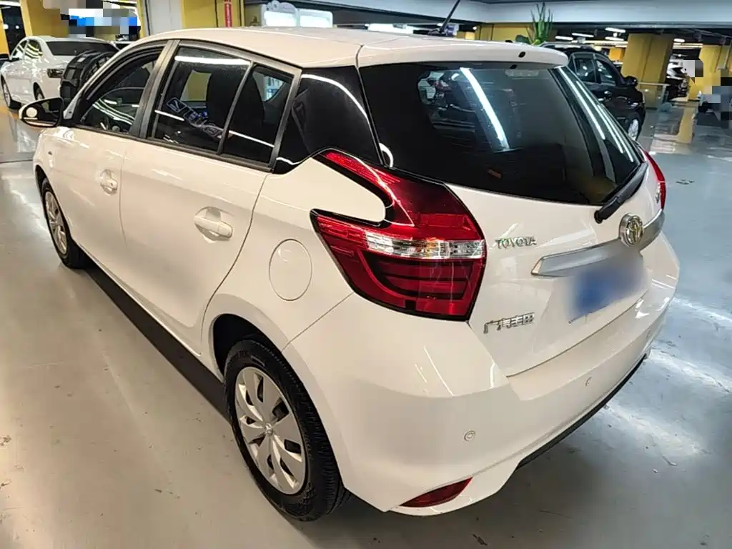 Toyota Yaris L — миниатюра 5