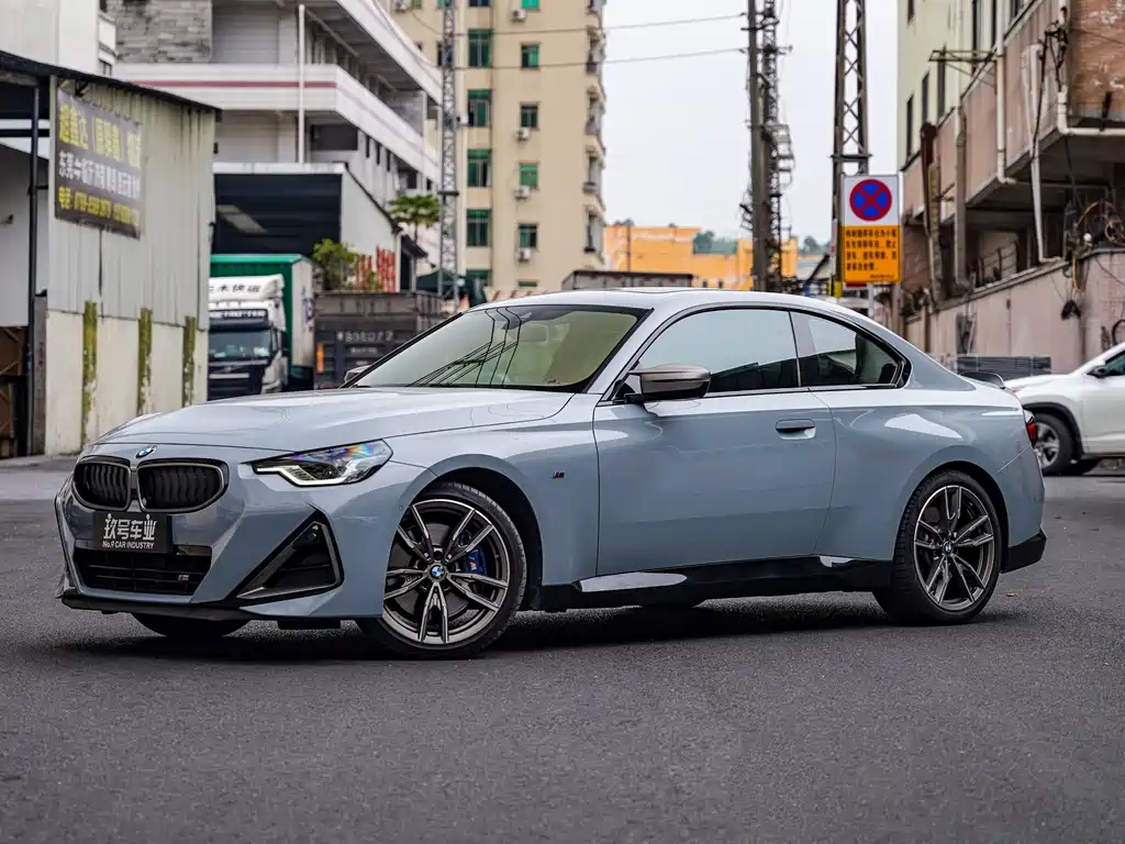 BMW M240i 2023